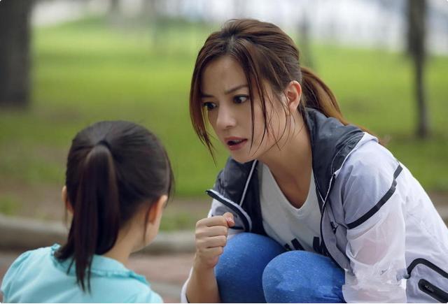 超级宝妈@生了女儿的家庭，父母要多灌输这4句话，要常把它挂在嘴边