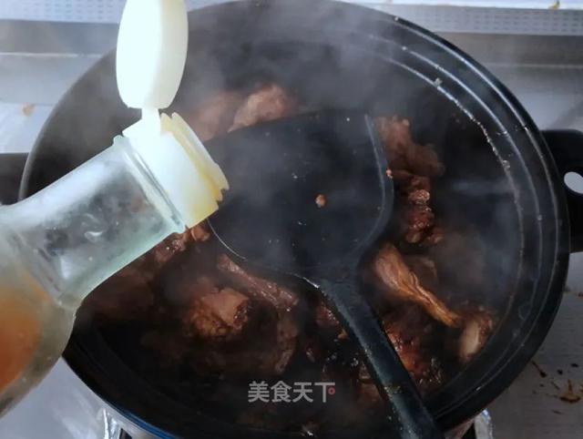 天冷了，自制一份香喷喷的煲仔饭！有菜有肉，越嚼越香