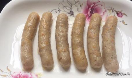 「超级宝妈」儿童辅食做法推荐：早餐香肠、兔子玉米火腿三明治 、日式牛肉饭