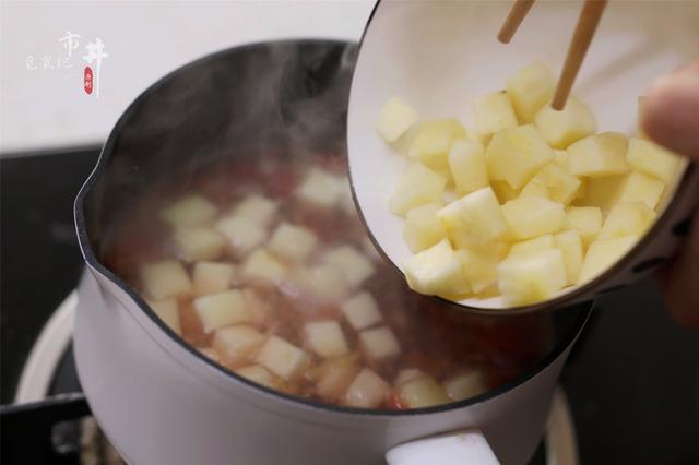 吃油腻不消化，用这2样水果做“消食汤”，酸甜助消化，冬季常用