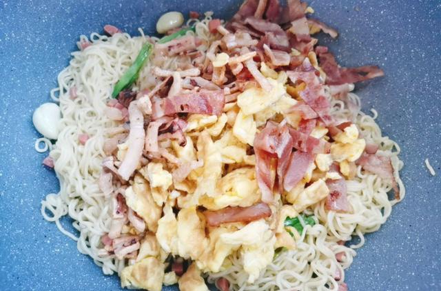 方便面还在煮着吃吗？换个新吃法，连吃3碗都不够