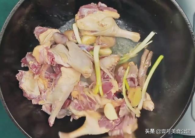 分享嫩姜鸭的好吃做法，鲜香肉嫩又营养，简单美味的肉食家常菜