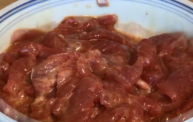 炒牛肉又嫩又好吃，别直接放盐和料酒腌制，教你正确方法和技巧