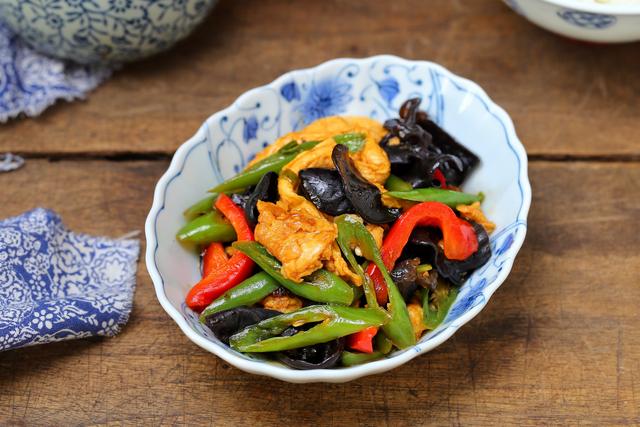 每次一遇到这菜就要两碗米饭打底，简单十分钟上桌，营养好吃