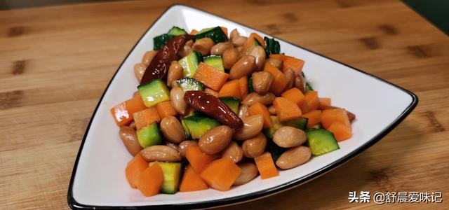 饭店拌花生为啥入味好吃？窍门原来在这里，咸香适口，越嚼越香