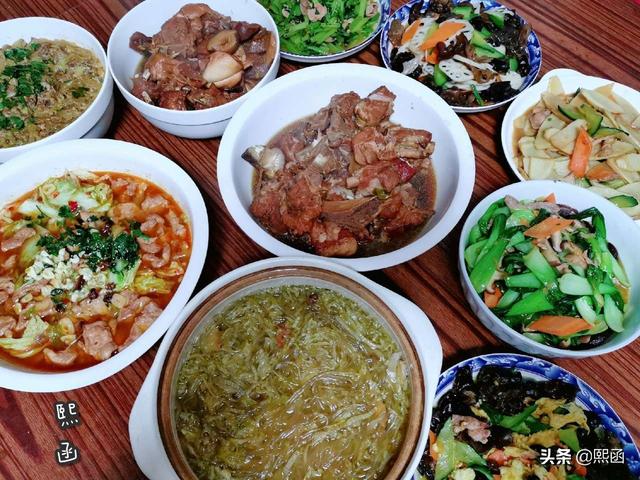 晒老妈生日宴，9菜1汤荤素搭配，朋友都说：比饭店经济又实惠