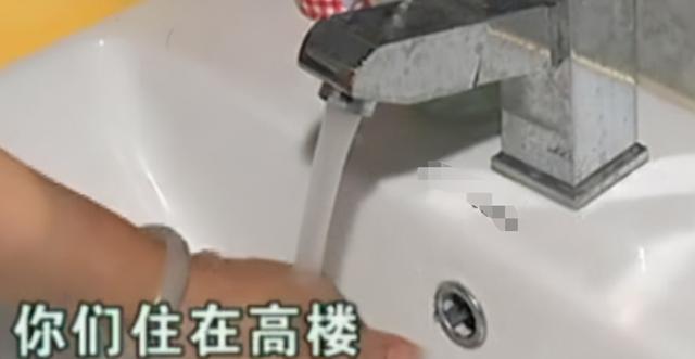 女子新房买的热水器不制热，多次联系售后无法解决，安装师傅：住得太高