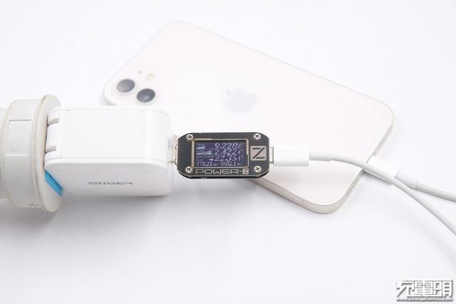 iPhone12用20W喂不饱？我们测试了34款30W充电器