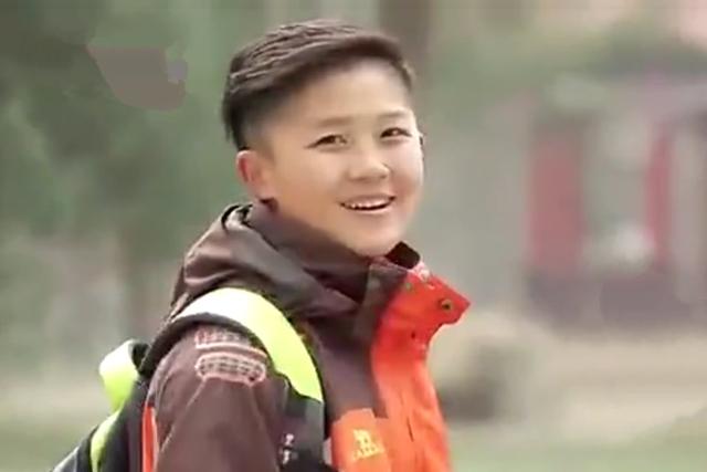 他是马伊琍另外的“儿子”，如今23岁却仍貌似孩童，原因让人唏嘘fun娱乐