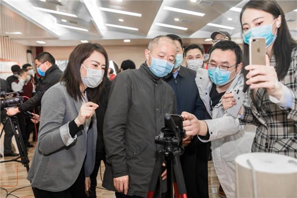 「红网」武汉市政府与拼多多达成战略合作，携手推动“后疫情时期”经济发展