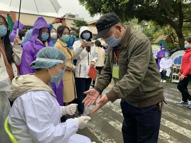 超级宝妈▲复学后，“萌娃”们怎样度过在幼儿园的一天？
