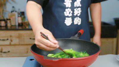 又get一道简单易上手的家常菜，做一大盘都嫌少