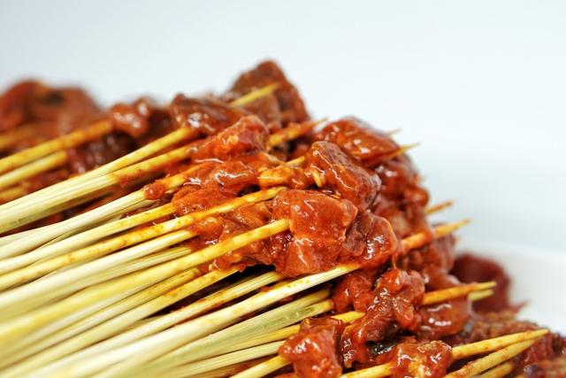 「约吗旅行」四川成都“最有特色”的美食，吃的人很开心，但做的人累得要死