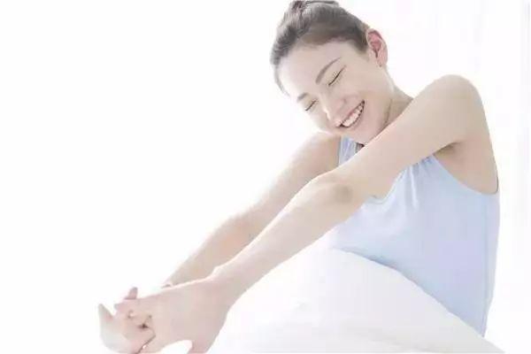 你的育儿经|夏天想要清爽坐月子，出汗护理是关键