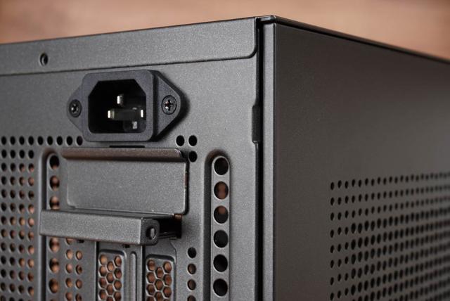 好久没有遇到令人心情澎湃的机箱了，先马趣造双平台搭建（上篇）