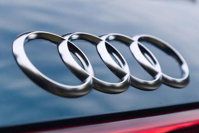 对比特斯拉Model X奥迪e-tron到底有多“稳”