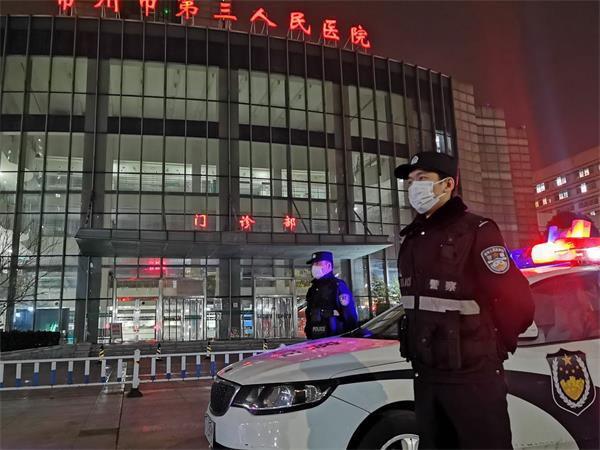 『中国青年网』常州民警王臣：战疫场上的“幸福拍档”