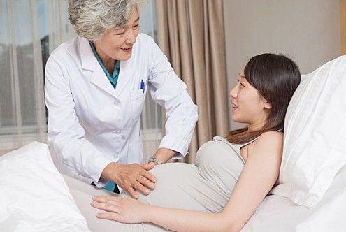 素衣飘扬|产妇生下“外星人”宝宝，爸爸崩溃不想要，医生：全球不到40例