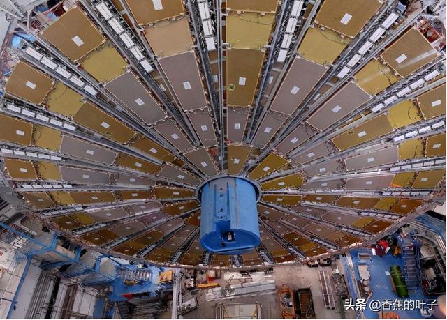 美国懵了！中国投资1500亿搞科研，不研究芯片去研究它？