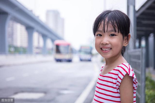「超级宝妈」5~6岁的女孩开始人际交往了，家长做这3点可以帮助到孩子