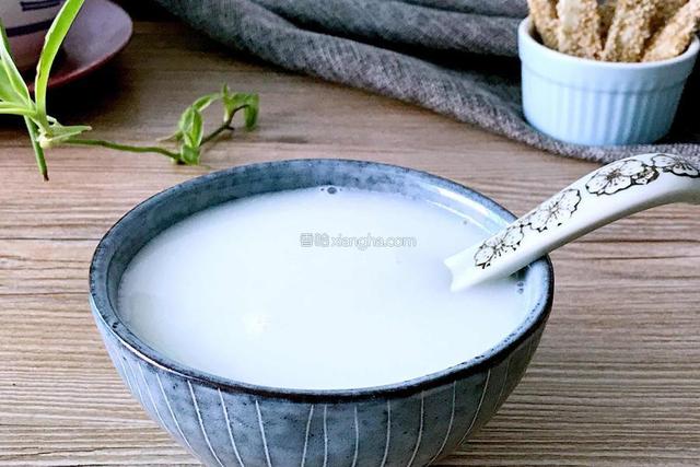 冬天牛奶豆浆靠边站，做碗“花生酪”，滑顺滋润女人多喝