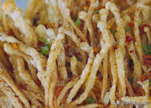 金针菇美味新吃法，简单3步就能上桌，香辣解馋，营养的居家美食
