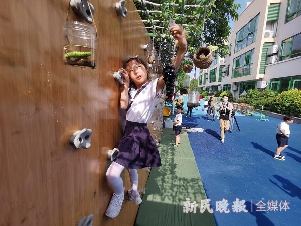 新民晚报|模拟直播带货 一米线外呵护 普陀区多所幼儿园的复学细节有点暖