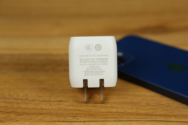 贝尔金30W USB-C充电器体验 给12充电功率接近20W