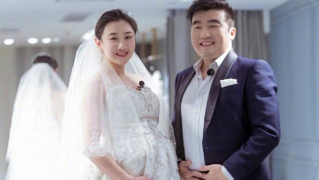 『超级宝妈』有种“幸运”叫何雯娜女儿，专挑父母优点长，长相酷似“洋娃娃”