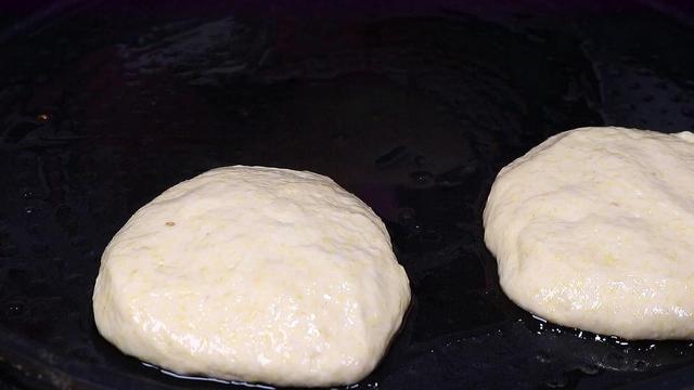 天凉了，多给家人吃玉米面，教你新吃法，连挑食的孩子也抢着吃