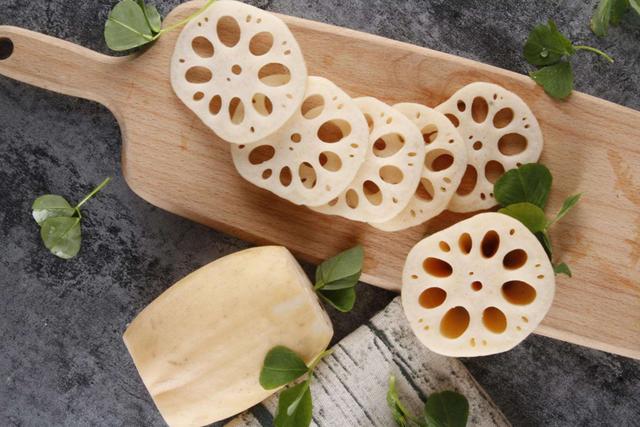 莲藕7孔和9孔有什么区别？挖藕大爷：差别可大了！挑错难以下咽