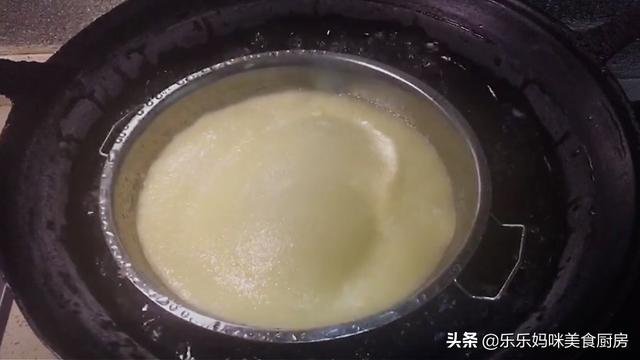 懒人凉皮想要好吃，可不是直接调面糊那么简单，教你正确做法，香