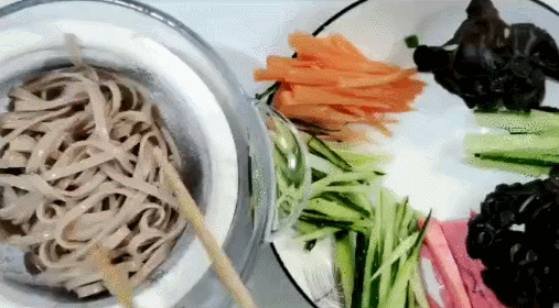 面条|天热没胃口？来一碗清爽可口的冷面