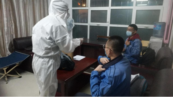 [暖先生格调]特别关注！多地开学紧急叫停！高三可申请不返校，取消晚修，各地官方刚刚发布重要通知！
