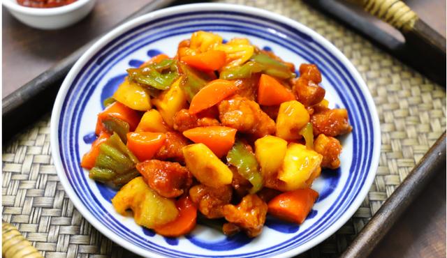 酸甜可口的菠萝咕咾肉，自己在家做，大人小孩都爱吃