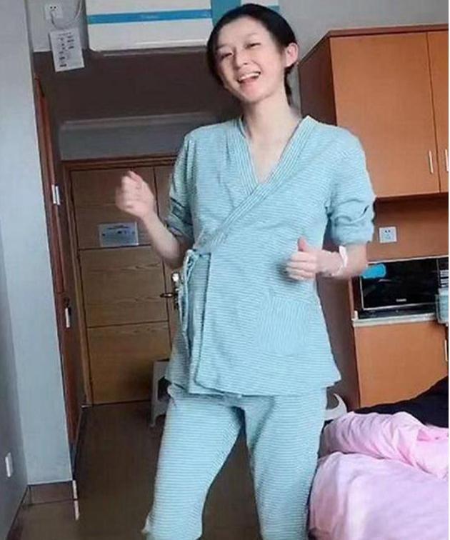 温柔的女人|“最苗条”产妇火了，待产室跳舞催生，网友质疑：确定是要生了？