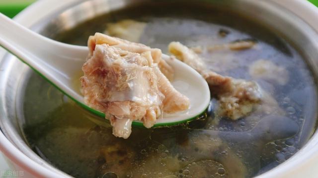 山药鸡汤，健脾益气超滋补，营养美味的家常菜，全家人都适合喝