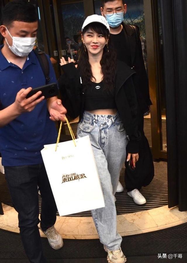 跳跳糖哪里跑|乘风破浪的伊能静比秦昊大10岁，为何姐弟恋一直甜蜜如初