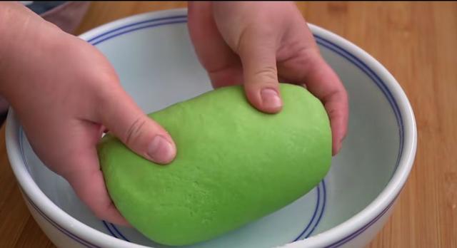 孩子不爱吃蔬菜，幺妹这样做，酥脆柔软又多层，挑食的孩子也爱吃