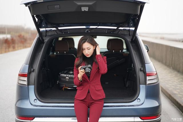 『约吗旅行』美女携飞行家的一天