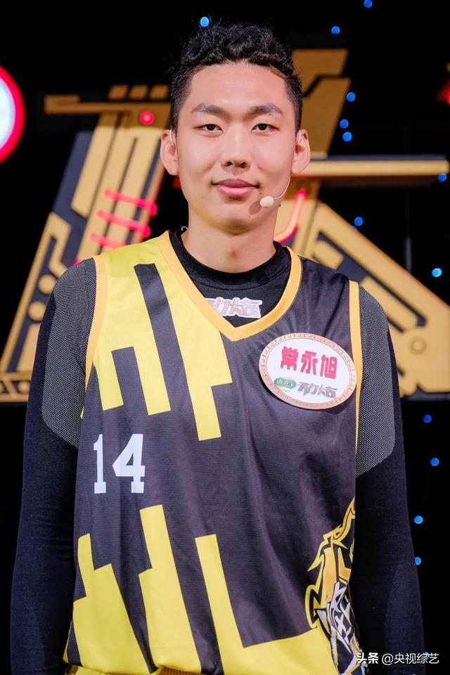 《开门大吉》现猜歌“神招”?上一秒号称目标是“答对一题”,下一秒按铃猛如虎|影视交流地