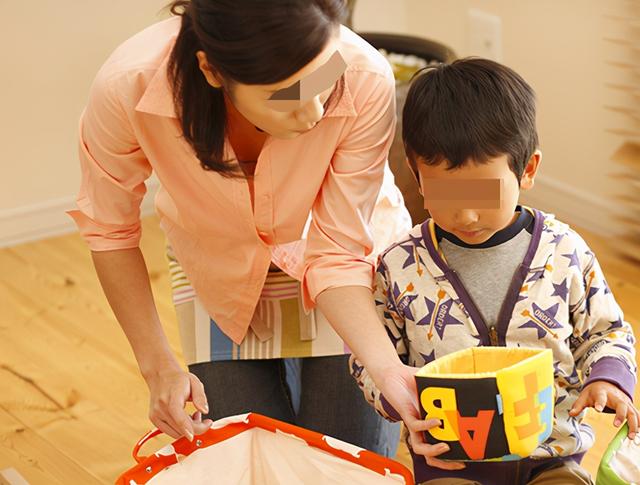 3岁孩子“狗都嫌”，先别失控，家长没辙时，可以试试这三个方法