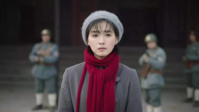 过路旅人|为什么《乘风破浪的姐姐》女明星都喜欢万茜？这姐越了解越有意思