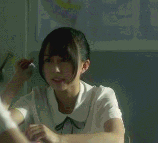 搞笑gif趣图:大哥,你这头盔很不错啊