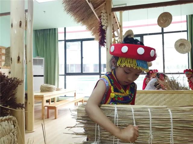 超级宝妈|泸水市幼儿园：边疆娃娃心向党 民族团结共成长