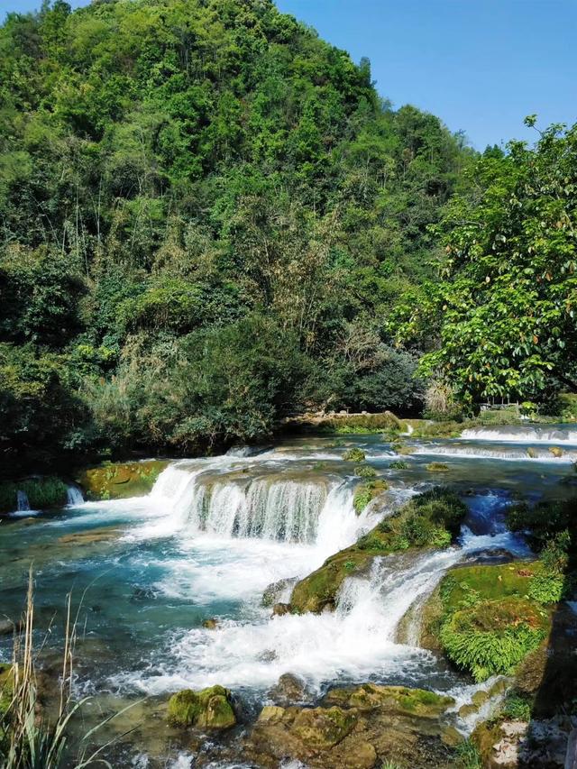 #约吗旅行#广州出发2小时到达,两天玩转荔波大小七孔,白领周末任性游攻略