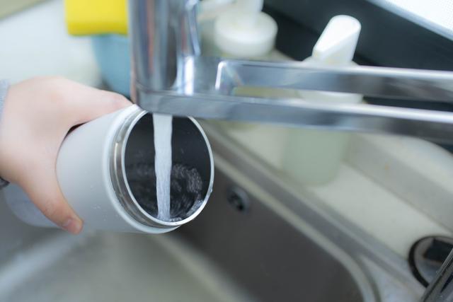 夏日神器，巧本便携榨汁机让饮品更健康