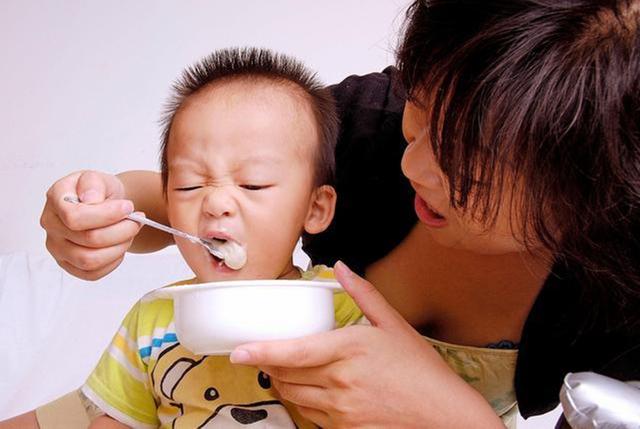儿科医生：这种常见辅食正在剥夺孩子的成长机会，易吃出营养不良