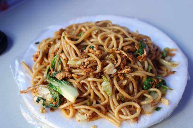 教你营养好吃的羊肉炒面，解馋过瘾不油腻，隔壁孩子馋得不行