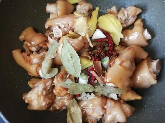 猪蹄这样做，软而不烂，肥而不腻！香糯可口，入口即化！家人超爱吃